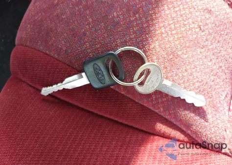 1994 Ford Thunderbird Lx z USA, uszkodzony, nr VIN 1FALP62W4RH125875